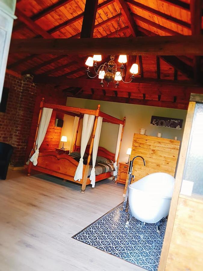Les Chambres De La Cour Arsimont 外观 照片
