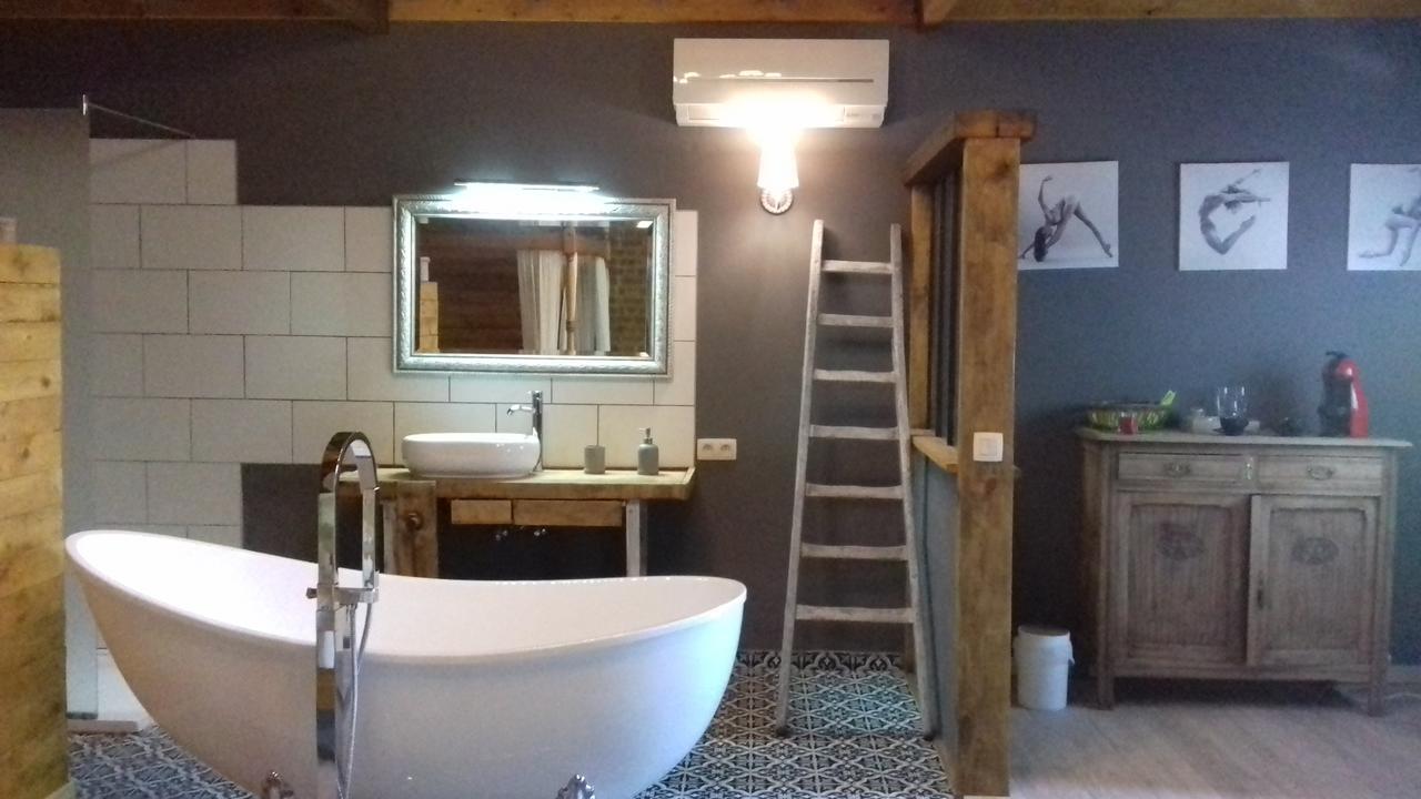 Les Chambres De La Cour Arsimont 外观 照片